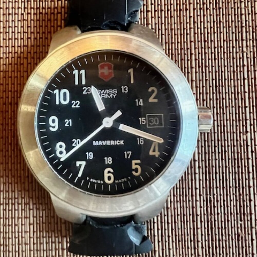 Vintage Men's Swiss Army Maverick Watch Face (No Band, Needs Battery)–Victorinox